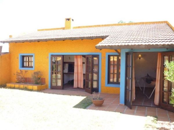 Bonita casa a dos cuadras del mar.
