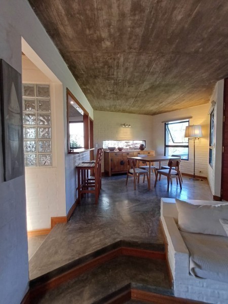 Casa en alquiler sobre Montoya, La Barra.