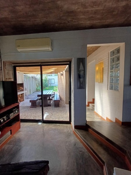 Casa en alquiler sobre Montoya, La Barra.