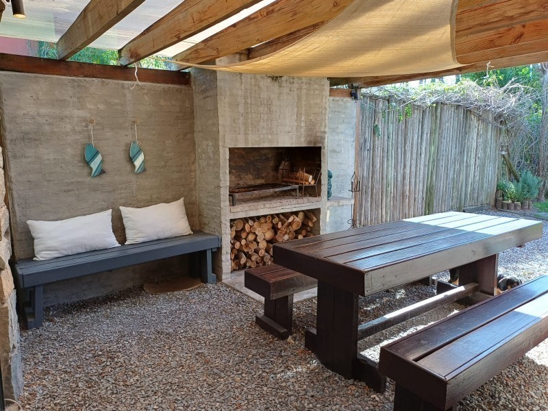 Casa en alquiler sobre Montoya, La Barra.
