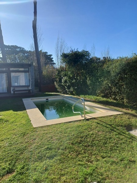 Casa en alquiler sobre Montoya, La Barra.