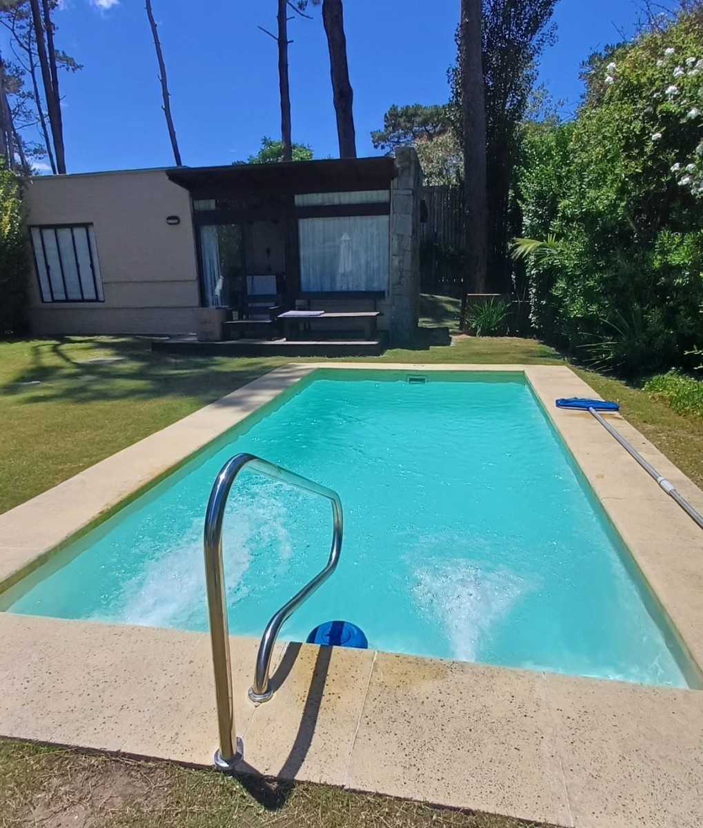 Casa en alquiler sobre Montoya, La Barra.