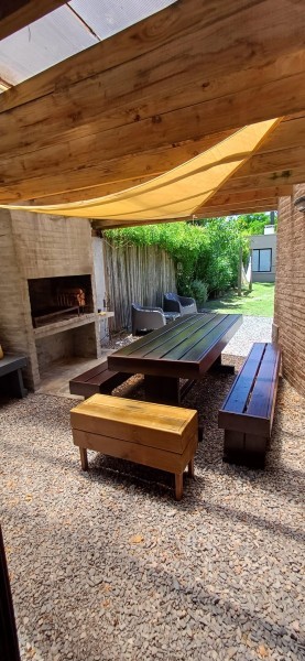 Casa en alquiler sobre Montoya, La Barra.