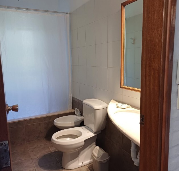 Casa en alquiler sobre Montoya, La Barra.