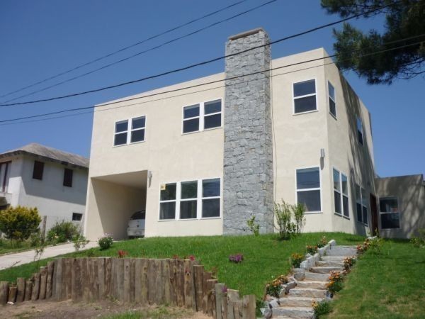 Moderna y cómoda casa en alquiler, ideal para descansar en sus vacaciones.