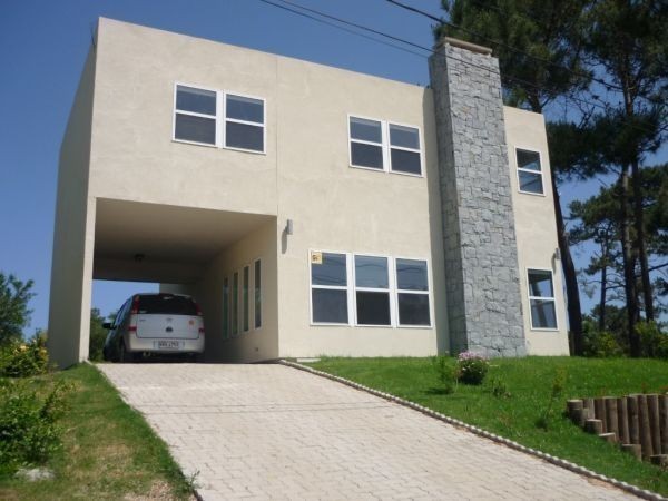 Moderna y cómoda casa en alquiler, ideal para descansar en sus vacaciones.