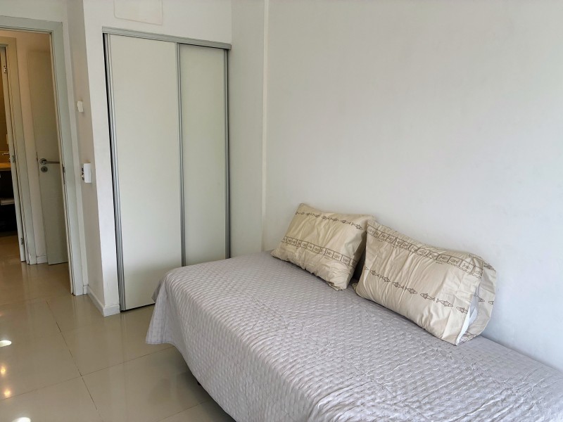 Departamento en Edificio con servcios sobre Av. Roosevelt.