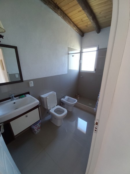 Casa en alquiler, excelente ubicación en el bosque de Montoya, La Barra con vista al mar.