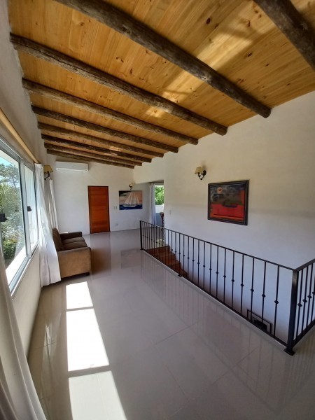 Casa en alquiler, excelente ubicación en el bosque de Montoya, La Barra con vista al mar.