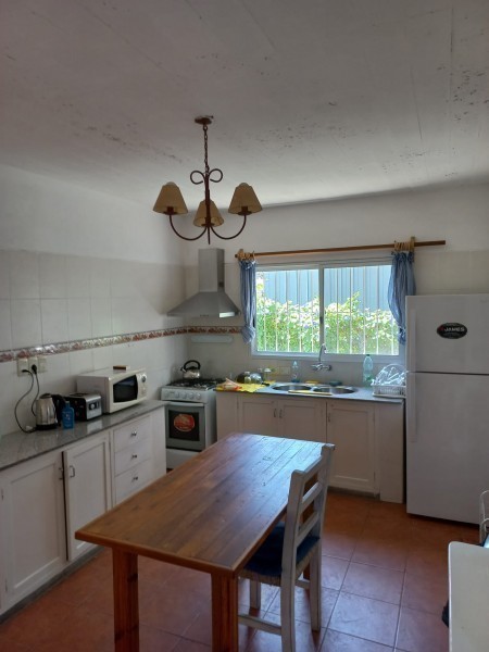 Casa en alquiler, excelente ubicación en el bosque de Montoya, La Barra con vista al mar.