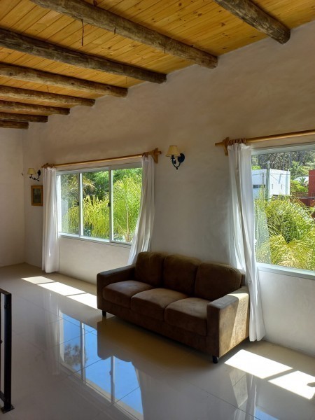 Casa en alquiler, excelente ubicación en el bosque de Montoya, La Barra con vista al mar.