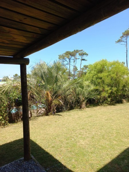 Casa en alquiler, excelente ubicación en el bosque de Montoya, La Barra con vista al mar.