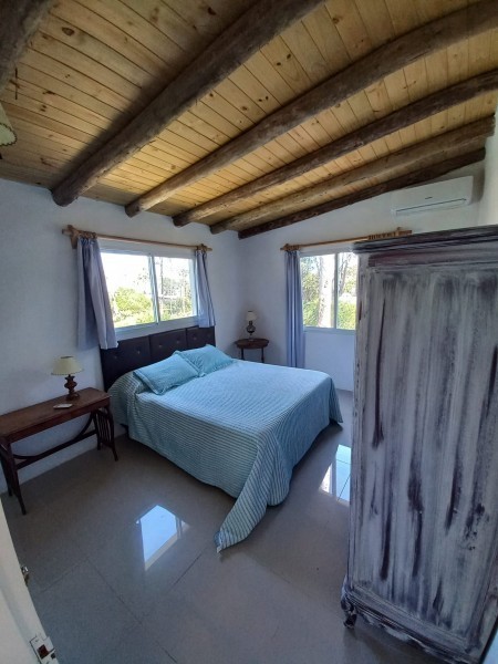 Casa en alquiler, excelente ubicación en el bosque de Montoya, La Barra con vista al mar.