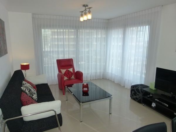 Departamento en alquiler en edificio con muy buenos servicios!