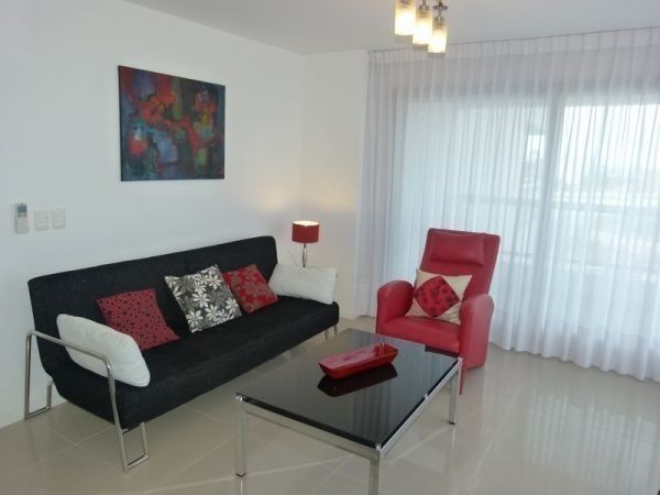 Departamento en alquiler en edificio con muy buenos servicios!