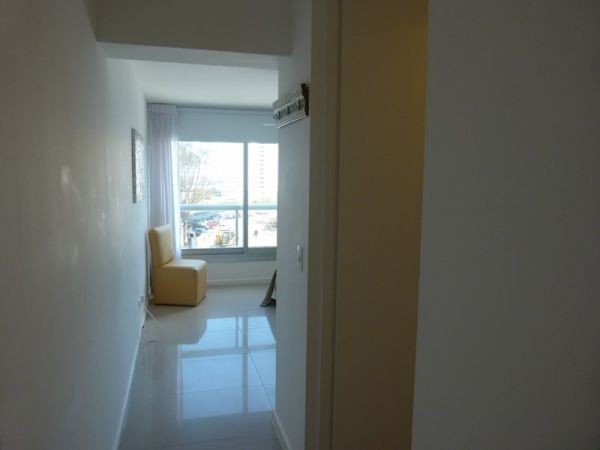 Departamento en alquiler en edificio con muy buenos servicios!