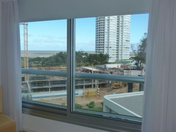Departamento en alquiler en edificio con muy buenos servicios!