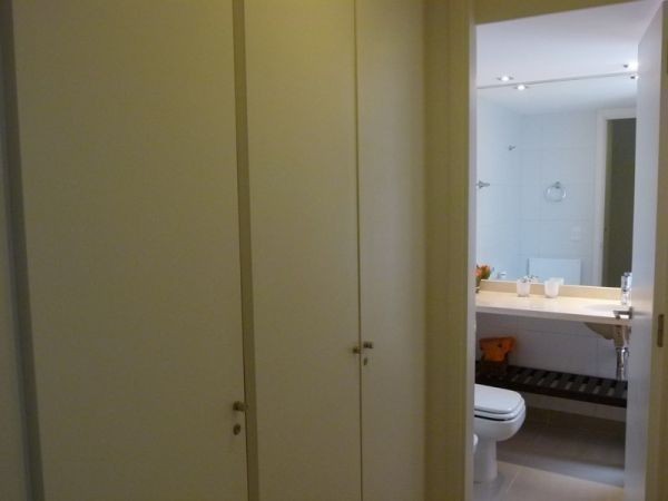 Departamento en alquiler en edificio con muy buenos servicios!