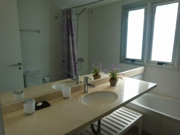 Departamento en alquiler en edificio con muy buenos servicios!