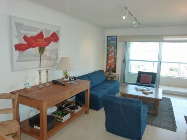 Departamento en alquiler a dos cuadras de Playa Mansa.