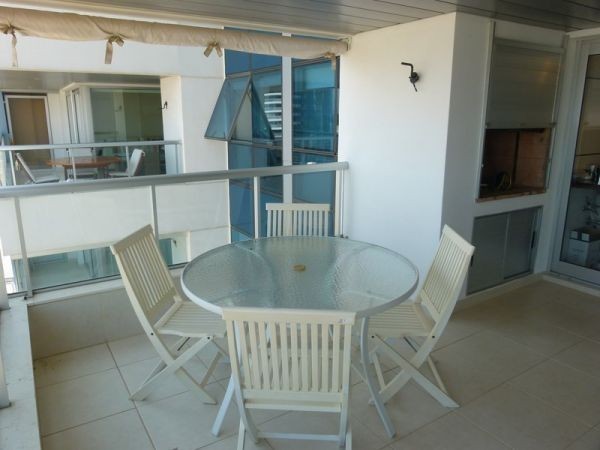 Departamento en alquiler a dos cuadras de Playa Mansa.