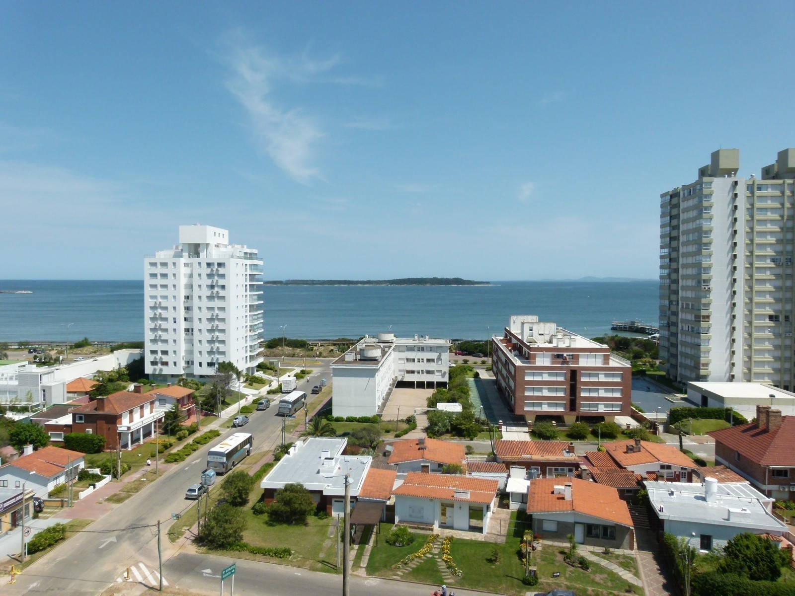 Departamento en alquiler a dos cuadras de Playa Mansa.