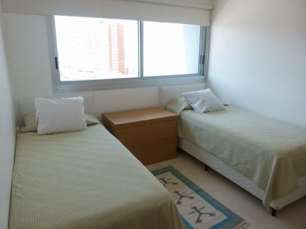 Departamento en alquiler a dos cuadras de Playa Mansa.