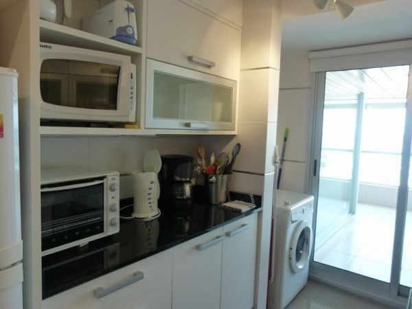 Departamento en alquiler a dos cuadras de Playa Mansa.