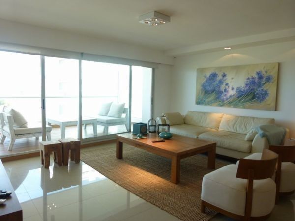 Moderno departamento en complejo de primera categoría frente a la brava