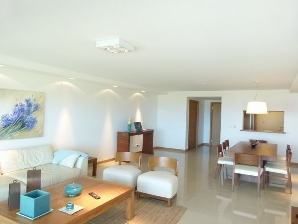 Moderno departamento en complejo de primera categoría frente a la brava