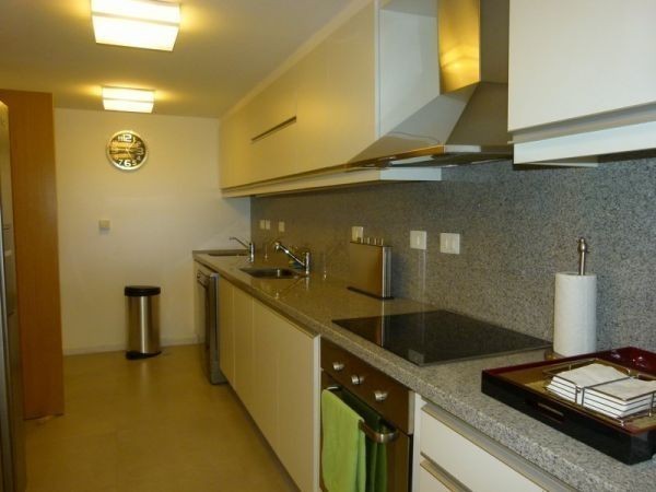 Moderno departamento en complejo de primera categoría frente a la brava