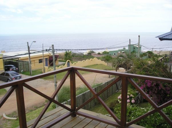 Casa en alquiler en lo mejor de El Chorro con vista al mar.