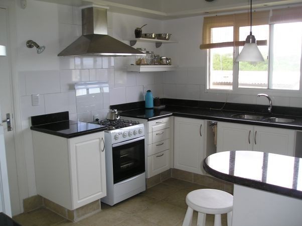 Casa en alquiler en lo mejor de El Chorro con vista al mar.