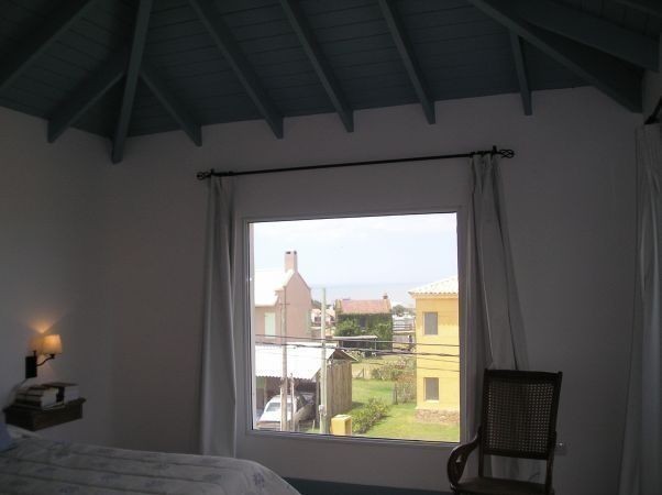 Casa en alquiler en lo mejor de El Chorro con vista al mar.