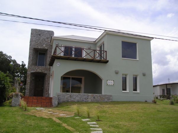 Casa en alquiler en lo mejor de El Chorro con vista al mar.