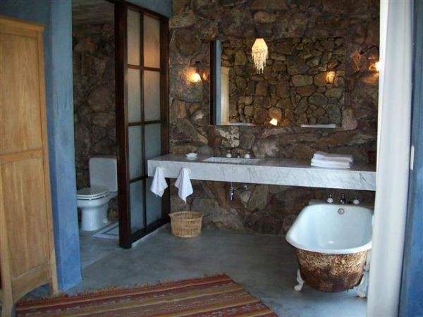 En venta sofisticada residencia en chacras de Medellín.
