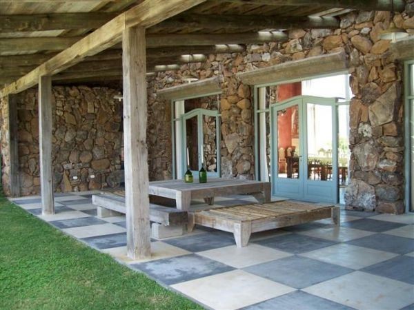 En venta sofisticada residencia en chacras de Medellín.