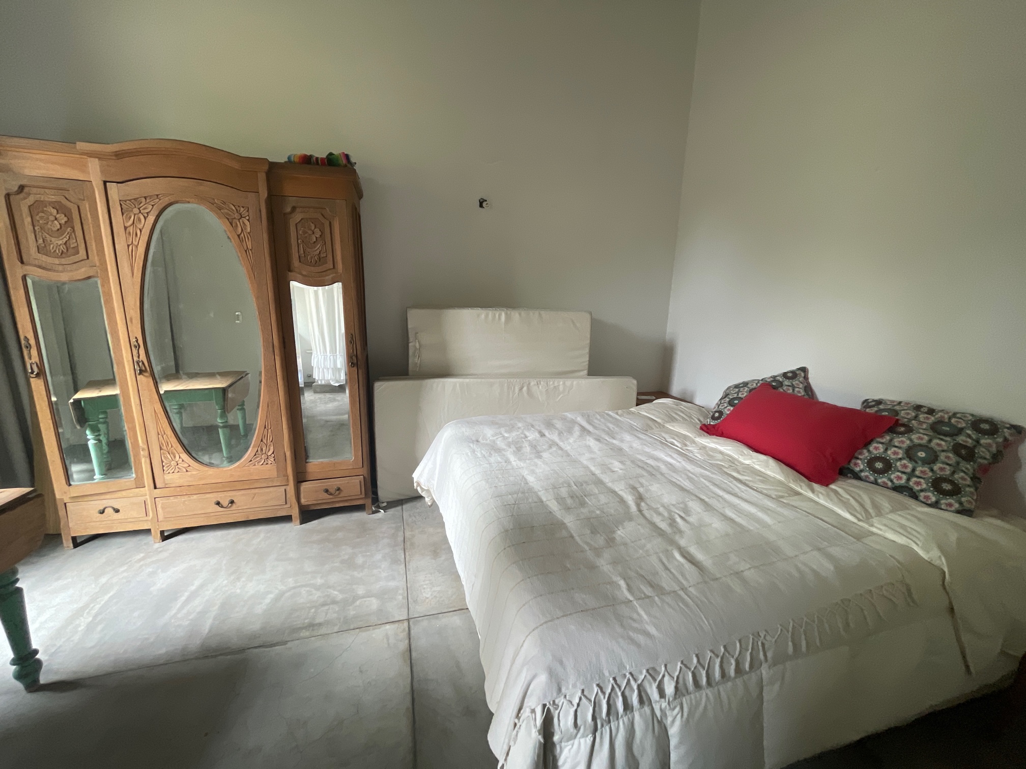 En venta sofisticada residencia en chacras de Medellín.