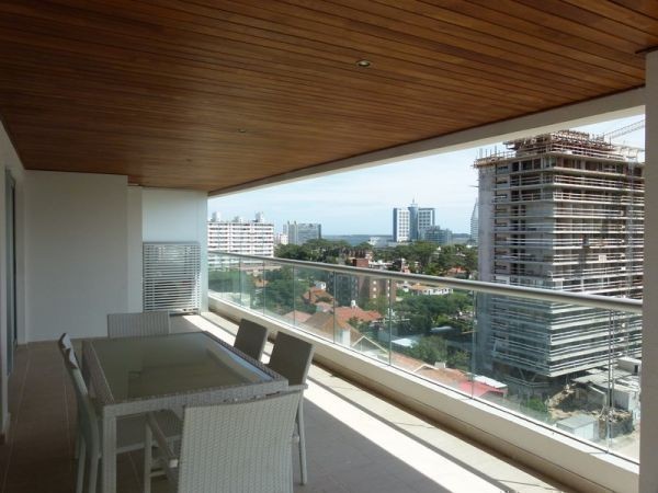 Hermoso departamento para alquiler en Torre de primel nivel.