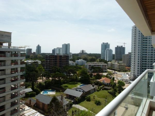 Hermoso departamento para alquiler en Torre de primel nivel.