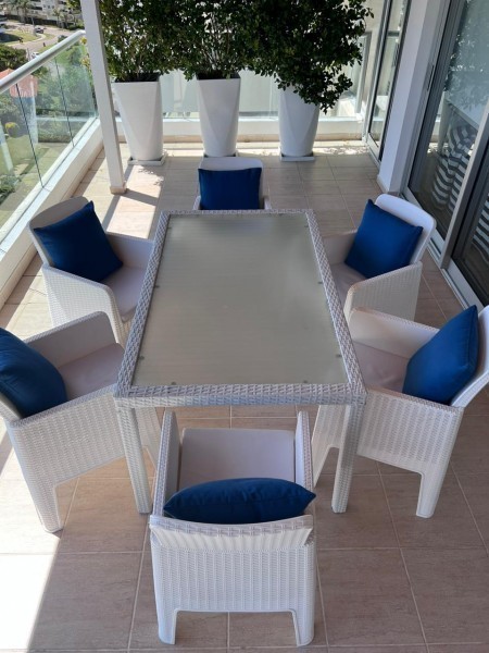 Hermoso departamento para alquiler en Torre de primel nivel.