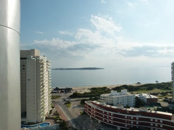 Excepcional departamento para alquilar en Torre de categoría.