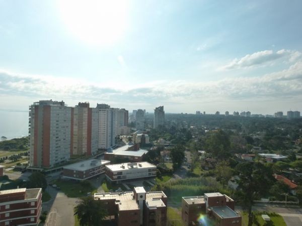 Excepcional departamento para alquilar en Torre de categoría.