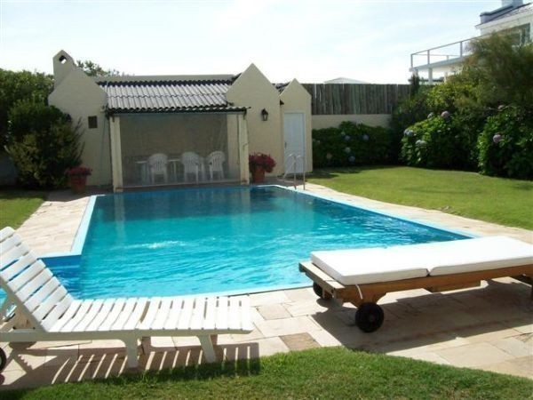 Importante casa en alquiler en La Barra de la ruta al mar.