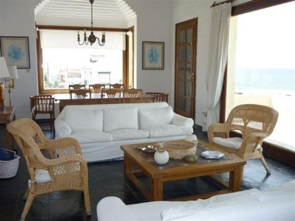 Importante casa en alquiler en La Barra de la ruta al mar.