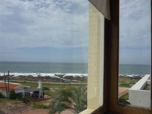 Importante casa en alquiler en La Barra de la ruta al mar.