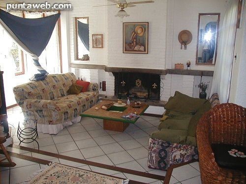 Cálido chalet en alquiler y venta en el corazón de La Barra.