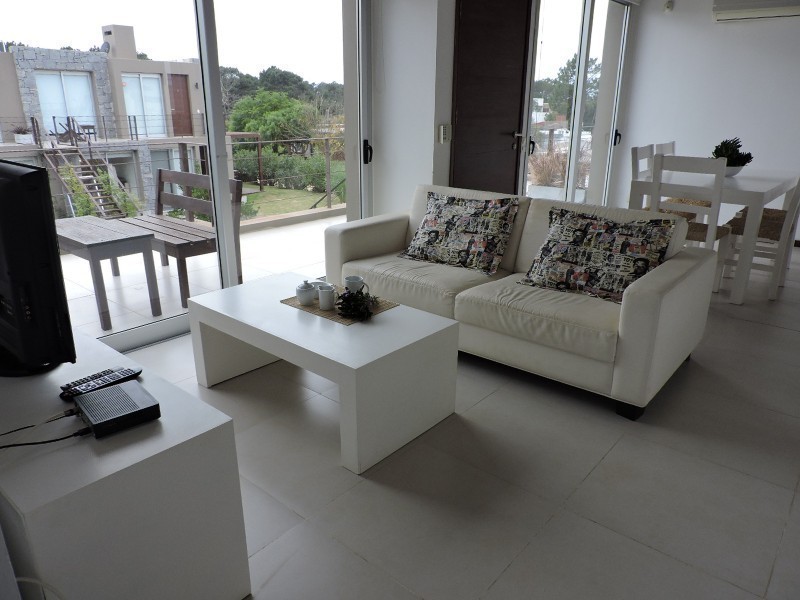Departamento en alquiler y venta en Manantiales La Barra