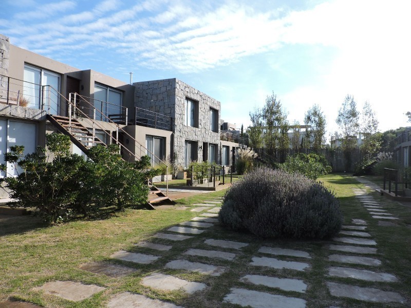 Departamento en alquiler y venta en Manantiales La Barra