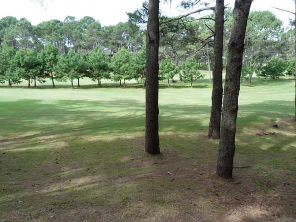 Muy buen terreno en lo mejor del Club del Lago sobre la cancha de golf